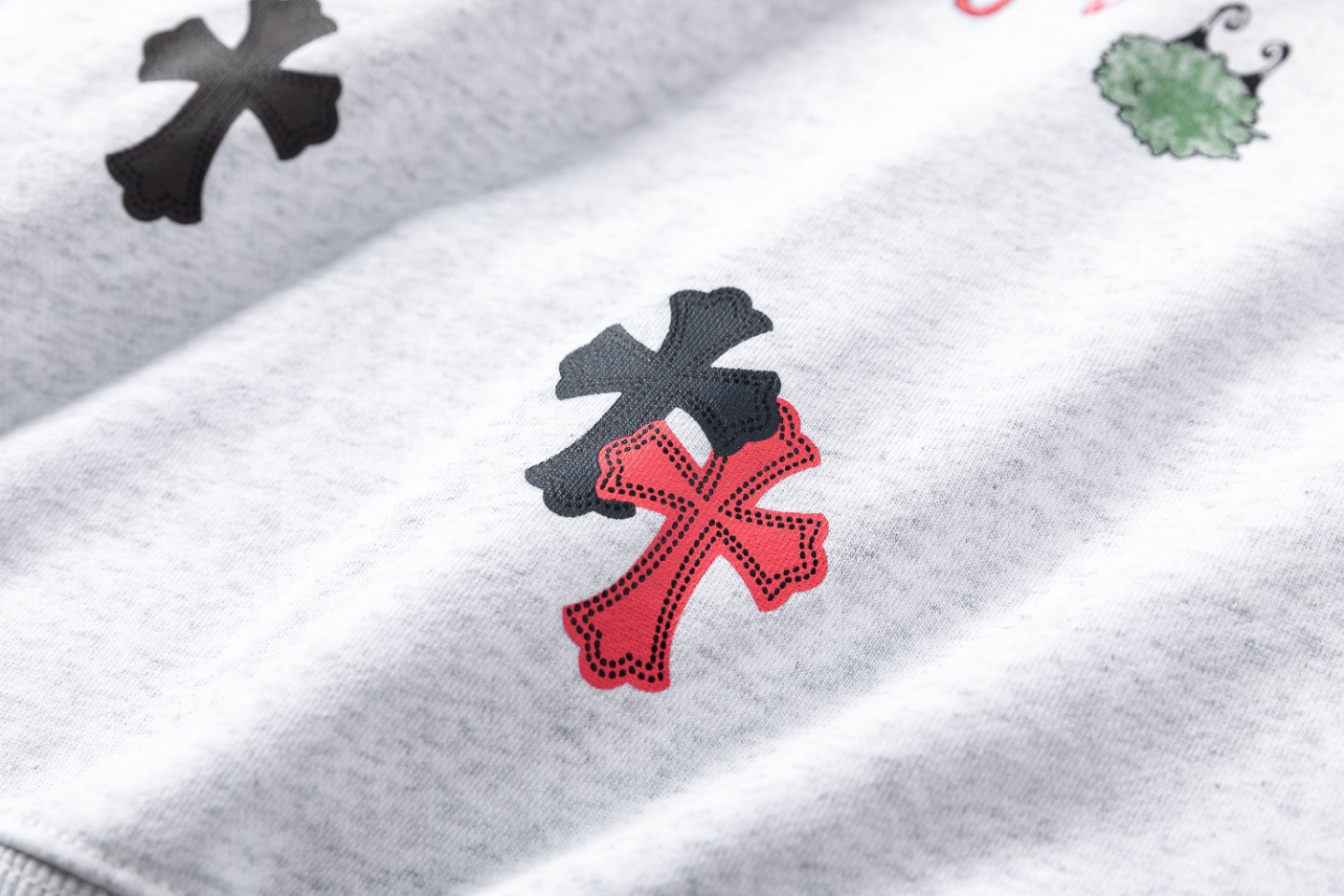 Graffiti-Printed Hoodie by Crocson: Unique Street Style for Autumn/Winter - 图片 6
