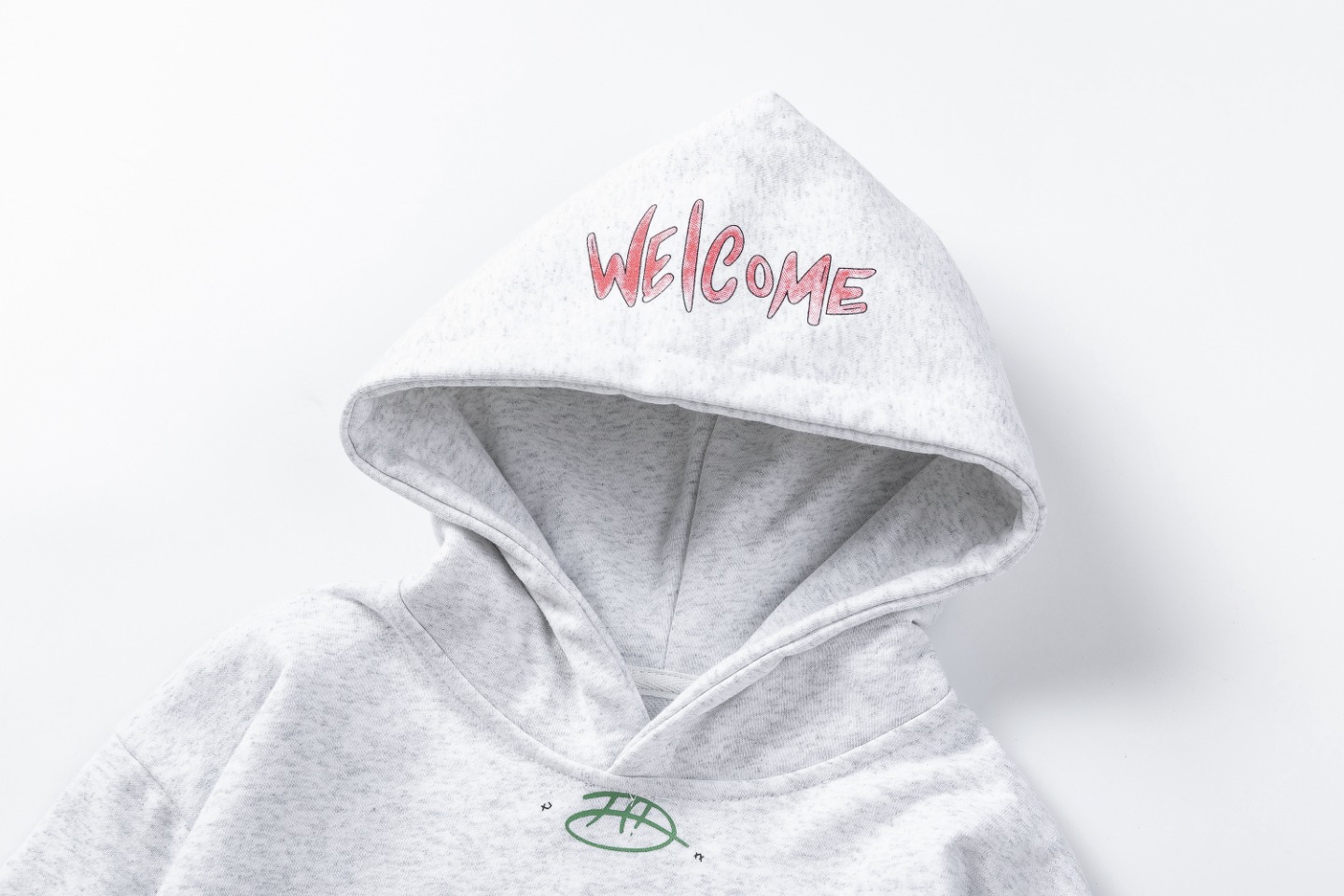 Graffiti-Printed Hoodie by Crocson: Unique Street Style for Autumn/Winter - 图片 3
