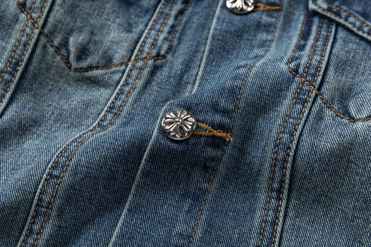 Crocs’ Classic Cross Jacket: Vintage-Inspired Cowboy Style in Quality Cotton Fabric - 图片 5