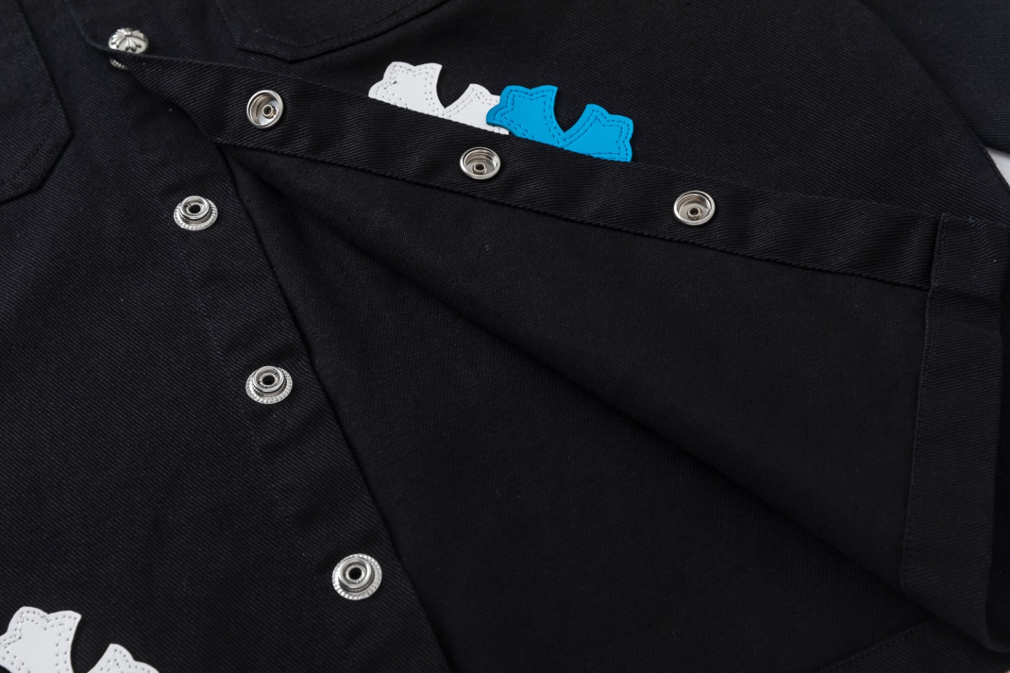 Blue and White Crocson: Premium Embroidered Cotton Cowboy Jacket for Fall/Winter - 图片 5