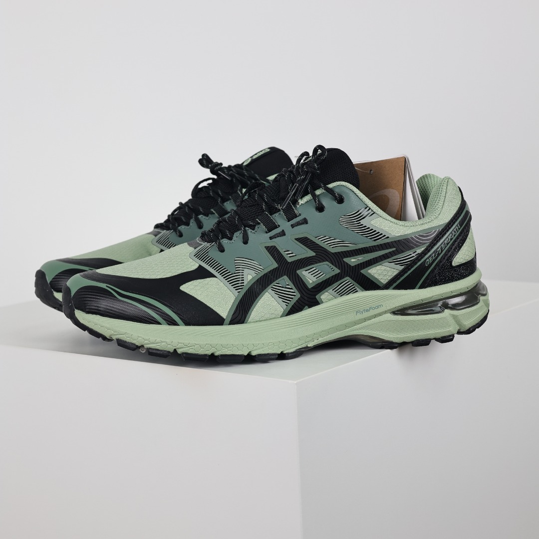 Asics 亚瑟士 GEL-Terrain 低帮运动休闲跑步鞋 1203A342-300