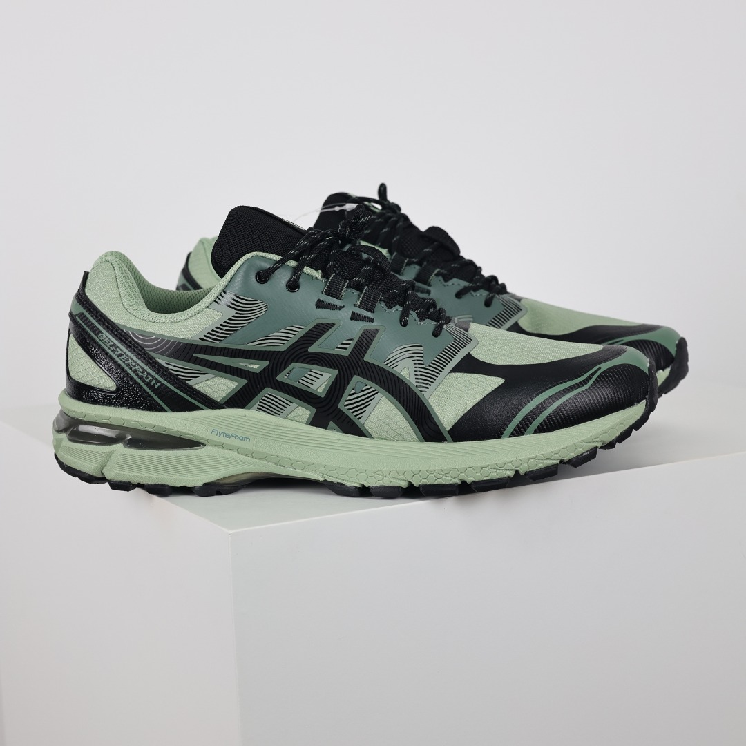 Asics 亚瑟士 GEL-Terrain 低帮运动休闲跑步鞋 1203A342-300