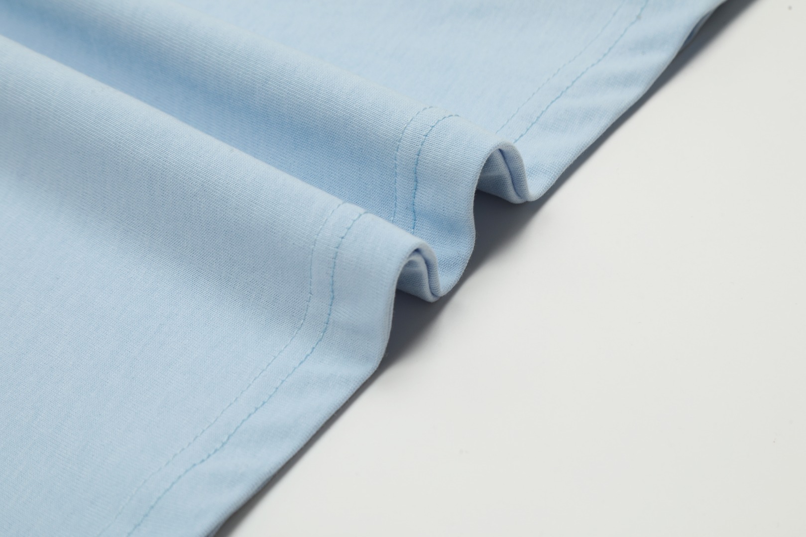 Ami/艾米 24ss 经典金属章仔短袖-莆田鞋,莆田鞋货源,高仿鞋,高仿鞋货源,安福档口,莆田高仿鞋,莆田鞋批发,高仿鞋批发,莆田高仿运动鞋,高仿运动鞋,莆田运动鞋 Ami/艾米 24ss 经典金属章仔短袖