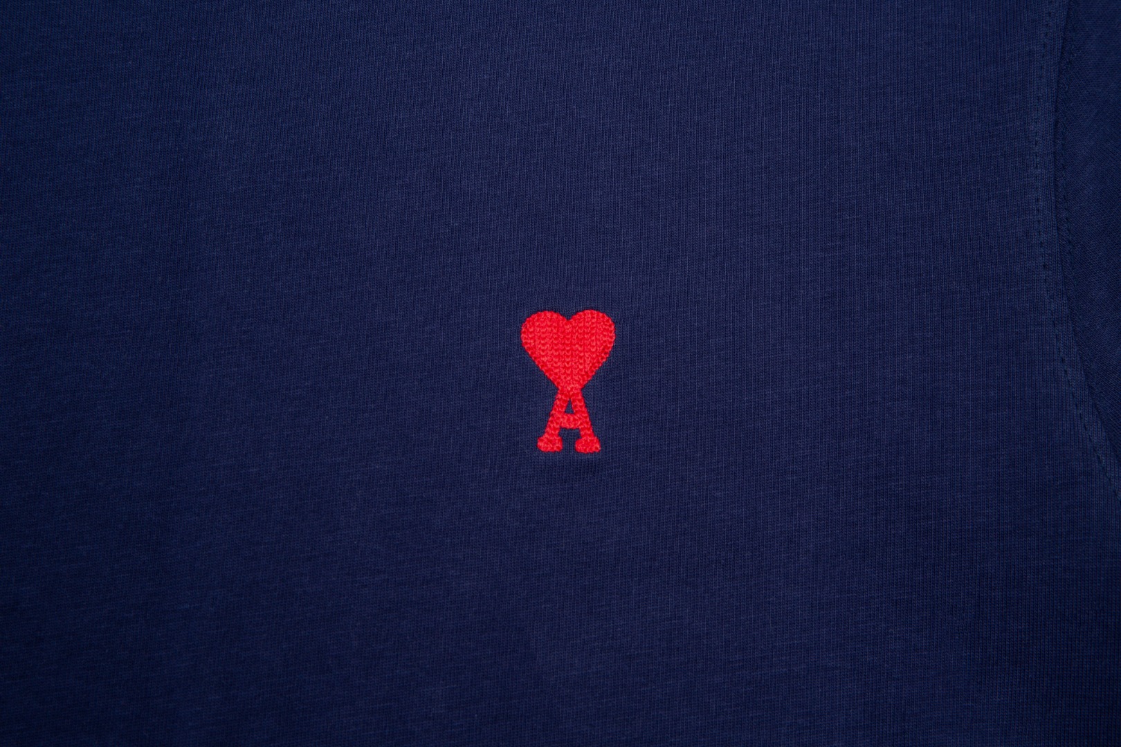 Ami/艾米 24ss经典款小刺绣爱心短袖-Chinese UA Cheap High Quatity Brand Clothes Bags handbags Sneakers wholesale wholesaler seller from China Factory suppliers Fashion Clothing Shoes best Quality Beautiful Price Ami/艾米 24ss经典款小刺绣爱心短袖