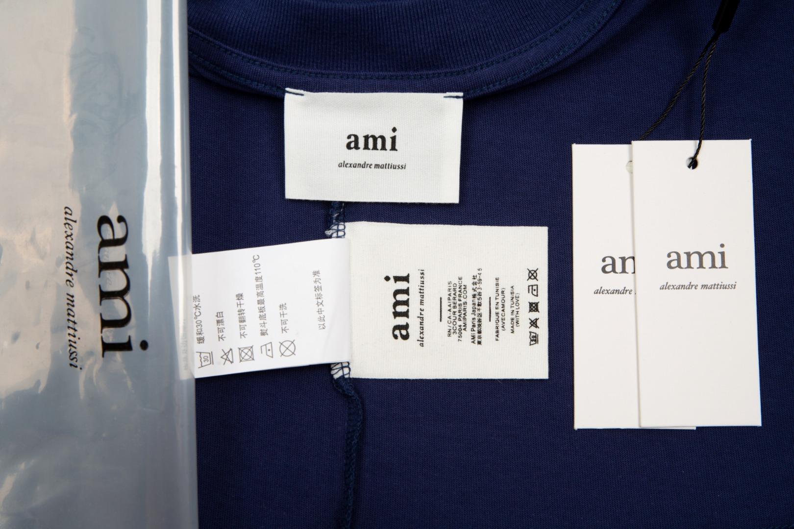 Ami/艾米 24ss经典款小刺绣爱心短袖-Chinese UA Cheap High Quatity Brand Clothes Bags handbags Sneakers wholesale wholesaler seller from China Factory suppliers Fashion Clothing Shoes best Quality Beautiful Price Ami/艾米 24ss经典款小刺绣爱心短袖