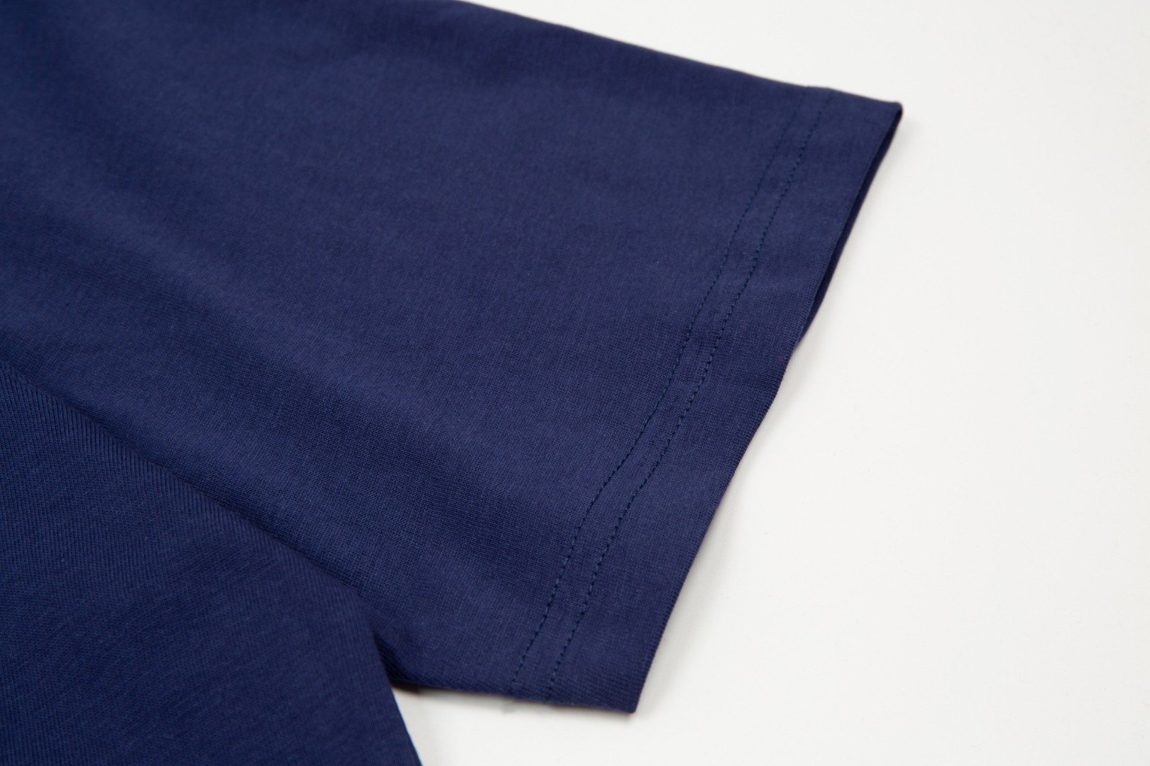 Ami/艾米 24ss经典款小刺绣爱心短袖-Chinese UA Cheap High Quatity Brand Clothes Bags handbags Sneakers wholesale wholesaler seller from China Factory suppliers Fashion Clothing Shoes best Quality Beautiful Price Ami/艾米 24ss经典款小刺绣爱心短袖