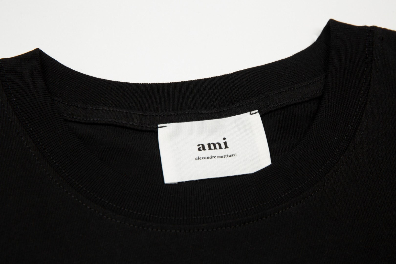 Ami/艾米 24SS 植绒大章仔短袖-Chinese UA Cheap High Quatity Brand Clothes Bags handbags Sneakers wholesale wholesaler seller from China Factory suppliers Fashion Clothing Shoes best Quality Beautiful Price Ami/艾米 24SS 植绒大章仔短袖