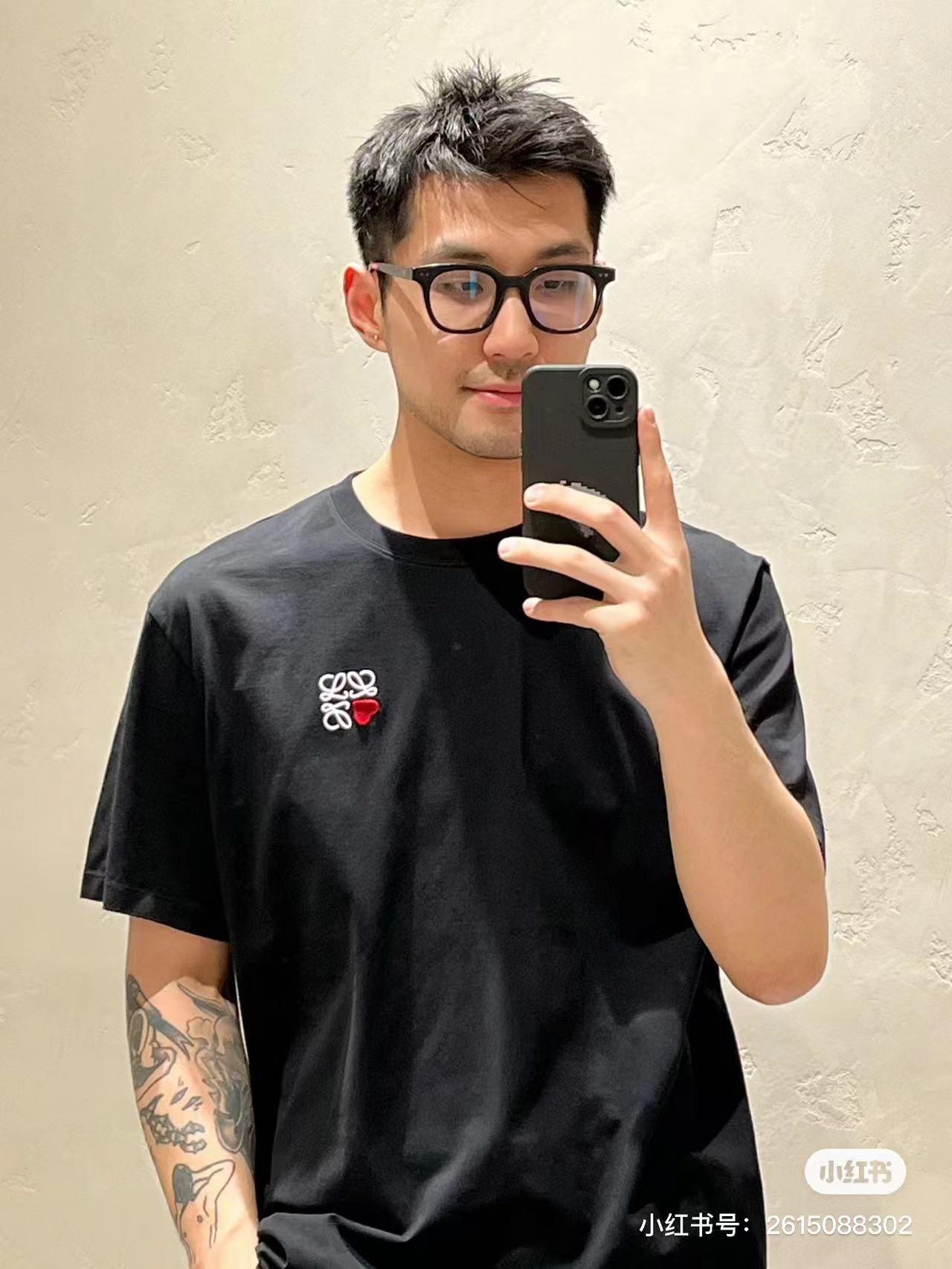 Loewe/罗意威24SS 爱心刺绣植绒ogo短袖 模特图#