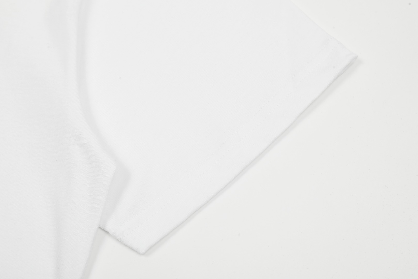 Loewe/罗意威 24SS 魔方植绒LOGO短袖-Chinese UA Cheap High Quatity Brand Clothes Bags handbags Sneakers wholesale wholesaler seller from China Factory suppliers Fashion Clothing Shoes best Quality Beautiful Price Loewe/罗意威 24SS 魔方植绒LOGO短袖