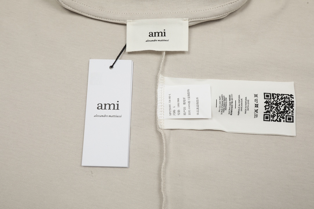 Ami/艾米 24ss 浮雕立体小标经典短袖