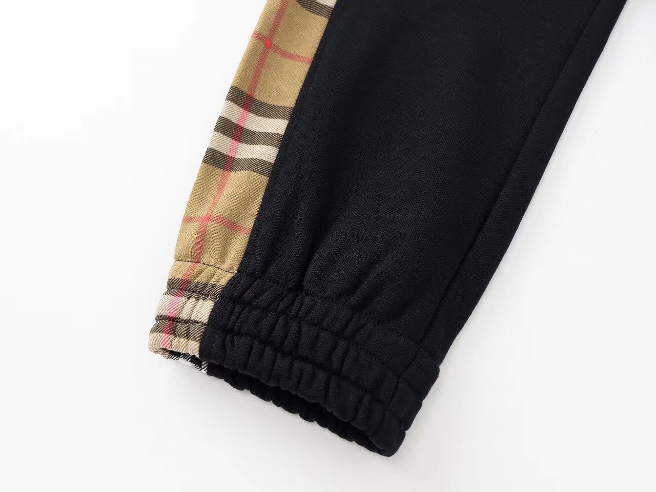 Burberry/巴宝莉 24Fw侧边格纹织带拼接毛圈卫裤黑色-High Quatity Cheap Brand wholesale wholesaler seller Clothes Bags handbags Sneakers Top Fashion Clothing Shoes from China Factory Chinese suppliers best Quality Beautiful Price Burberry/巴宝莉 24Fw侧边格纹织带拼接毛圈卫裤黑色