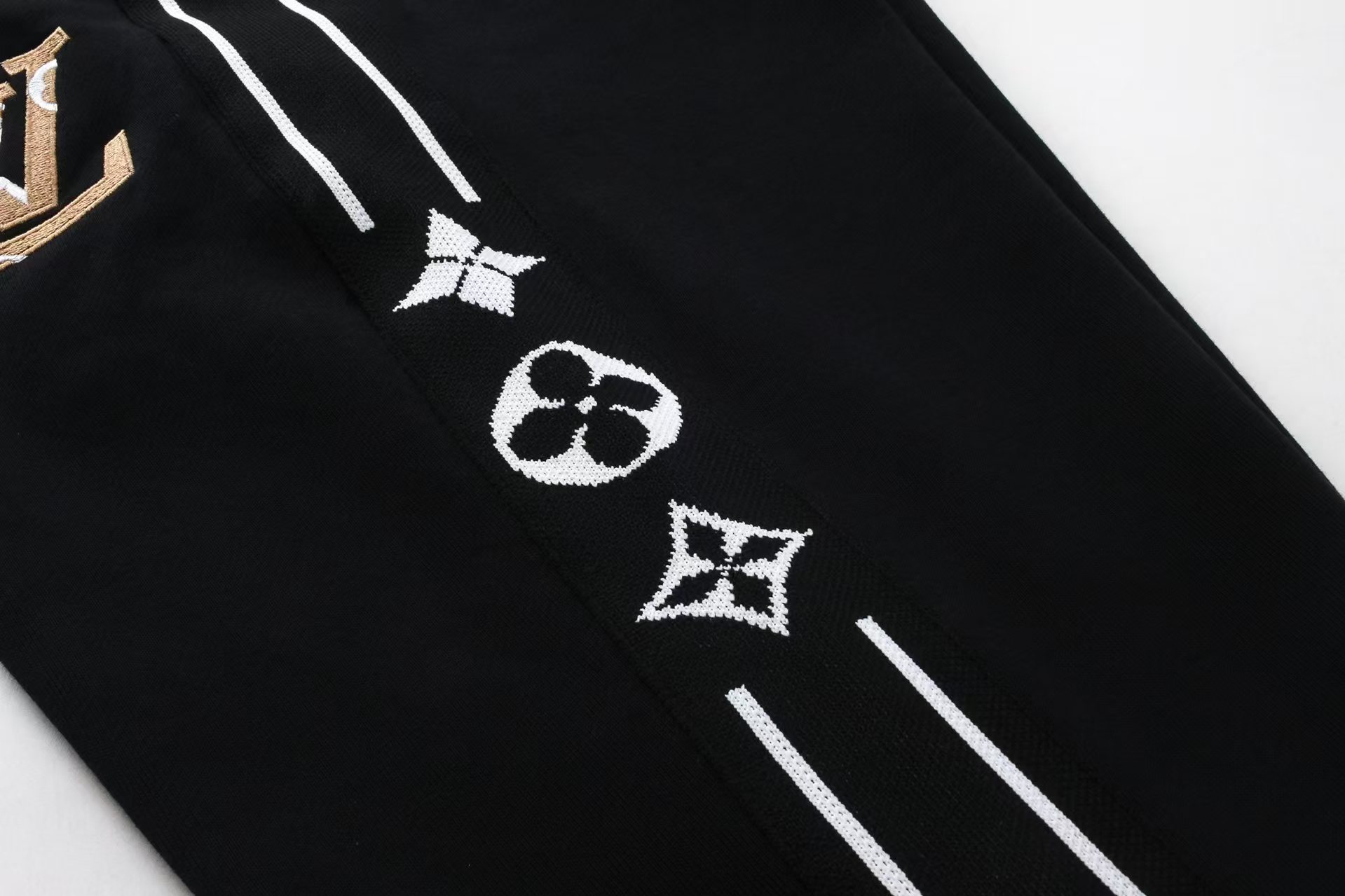 LouisVuitton/路易威登刺绣徽标拼接三花老花长裤