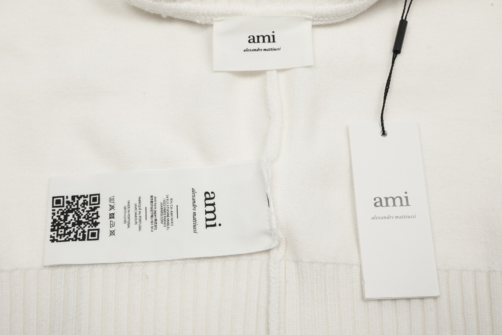 Ami/艾米 爱心2024ss经典款提花大爱心高领毛衣-Chinese UA Cheap High Quatity Brand Clothes Bags handbags Sneakers wholesale wholesaler seller from China Factory suppliers Fashion Clothing Shoes best Quality Beautiful Price Ami/艾米 爱心2024ss经典款提花大爱心高领毛衣