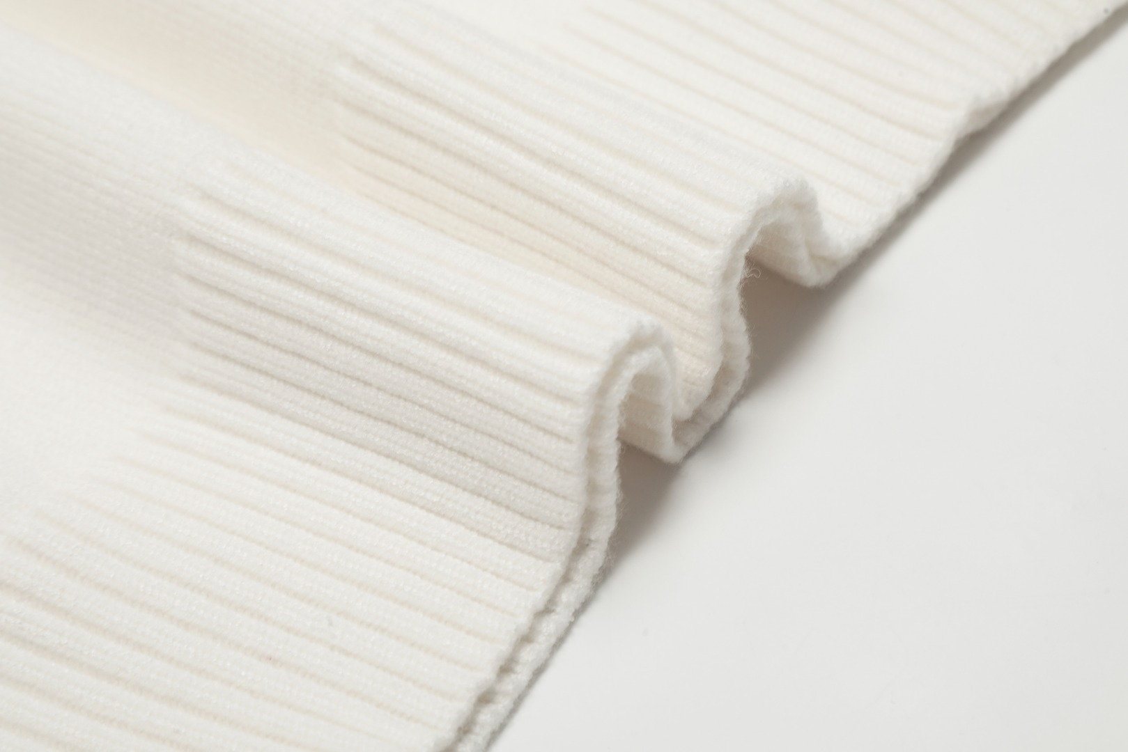 Ami/艾米 爱心2024ss经典款提花大爱心高领毛衣-Chinese UA Cheap High Quatity Brand Clothes Bags handbags Sneakers wholesale wholesaler seller from China Factory suppliers Fashion Clothing Shoes best Quality Beautiful Price Ami/艾米 爱心2024ss经典款提花大爱心高领毛衣