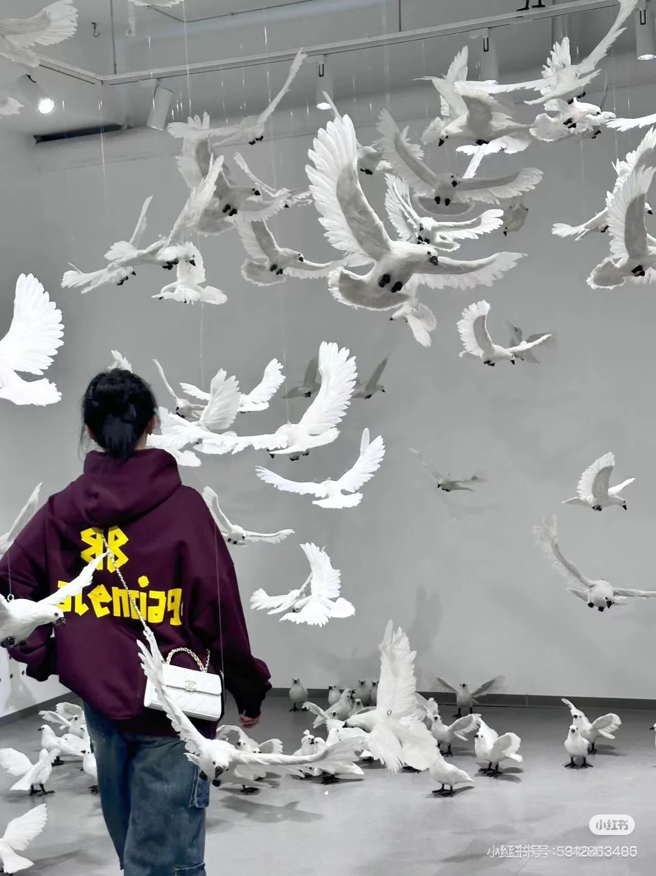 Balenciaga/巴黎世家 23Fw 美纹纸胶带水洗破坏连帽卫衣 模特图#