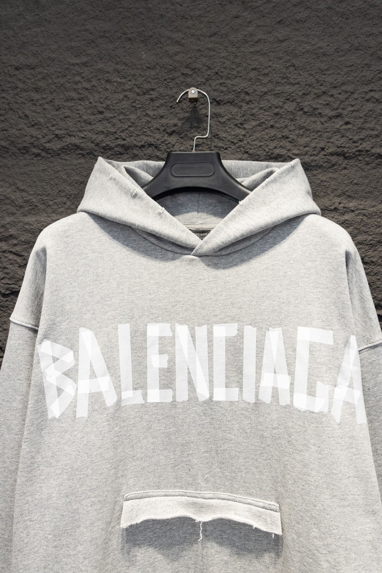 Balenciaga/巴黎世家 23Fw 美纹纸胶带水洗破坏连帽卫衣