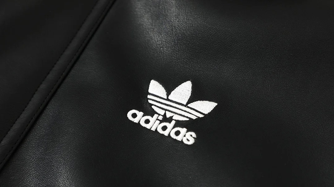 AdidaSFEIFEIRUAN联名款 24ss 阿迪皮衣外套 三叶草翻领皮衣夹克外套