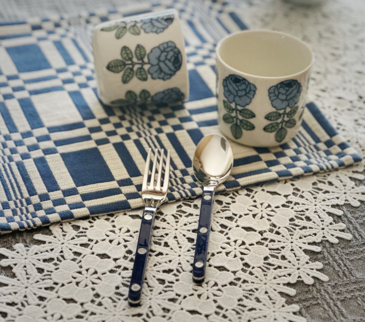The tableware line encompasses mugs - Comprehensive 3
