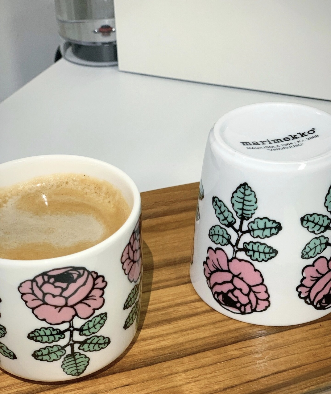 The tableware line encompasses mugs - Comprehensive 6