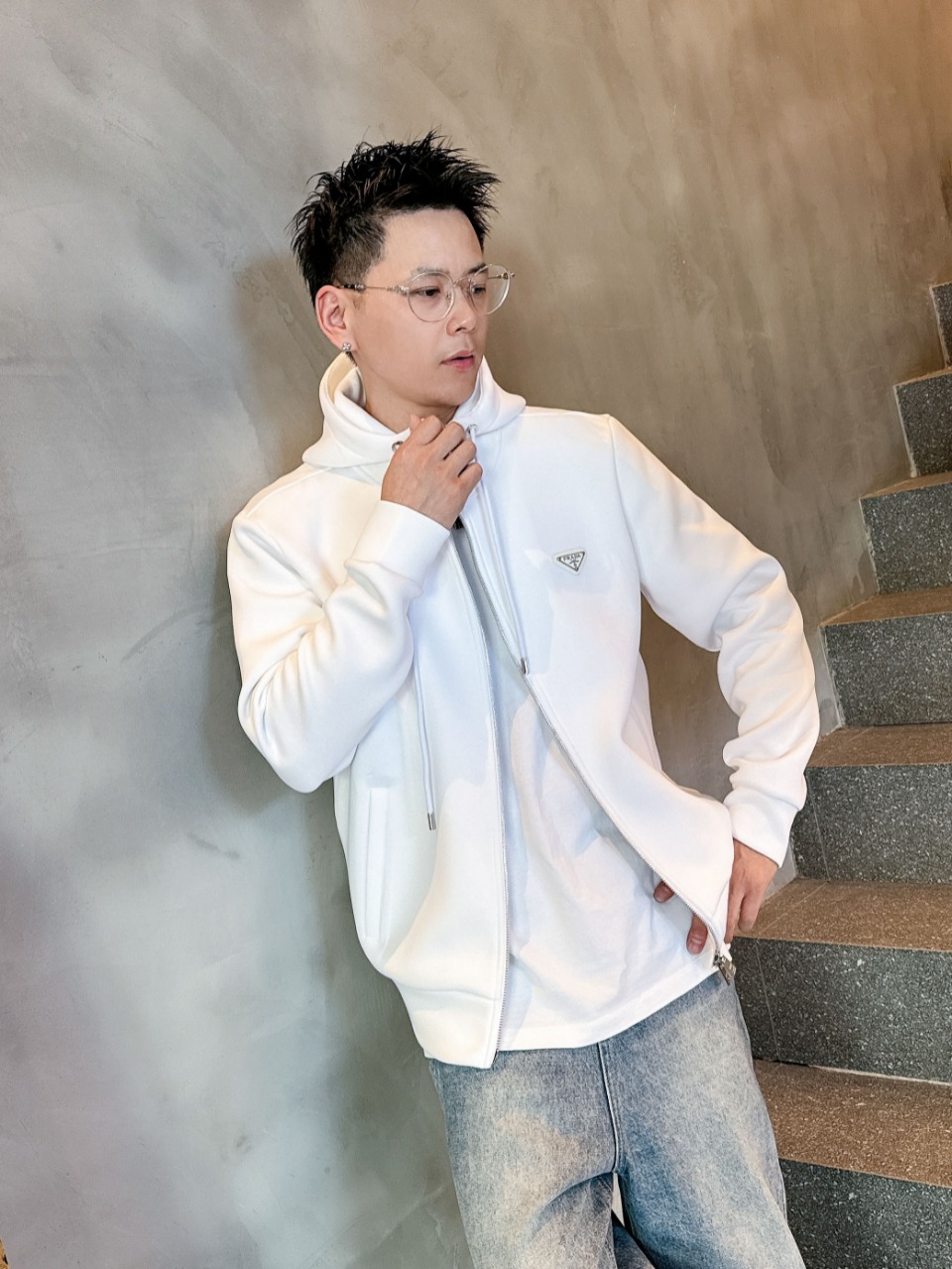 普拉达 2025秋冬最新爆款连帽外套 面料精选高支高密双股空气层长绒棉 手感超级舒服 logo精选全进口