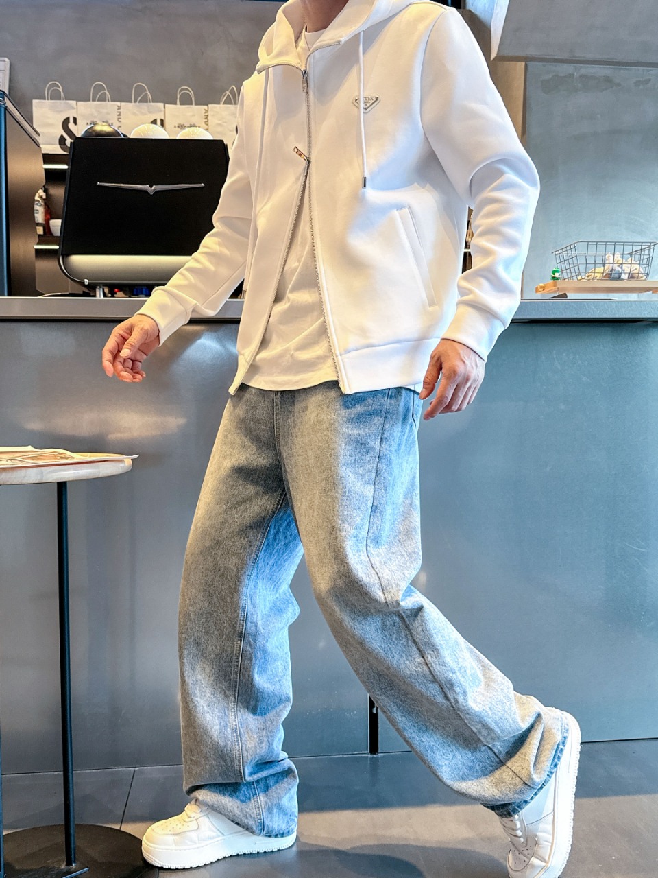 普拉达 2025秋冬最新爆款连帽外套 面料精选高支高密双股空气层长绒棉 手感超级舒服 logo精选全进口