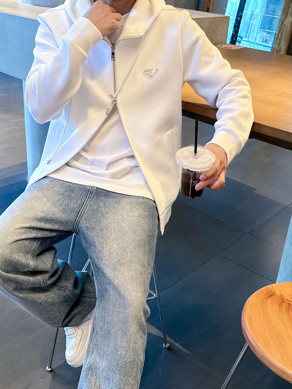 普拉达 2025秋冬最新爆款连帽外套 面料精选高支高密双股空气层长绒棉 手感超级舒服 logo精选全进口