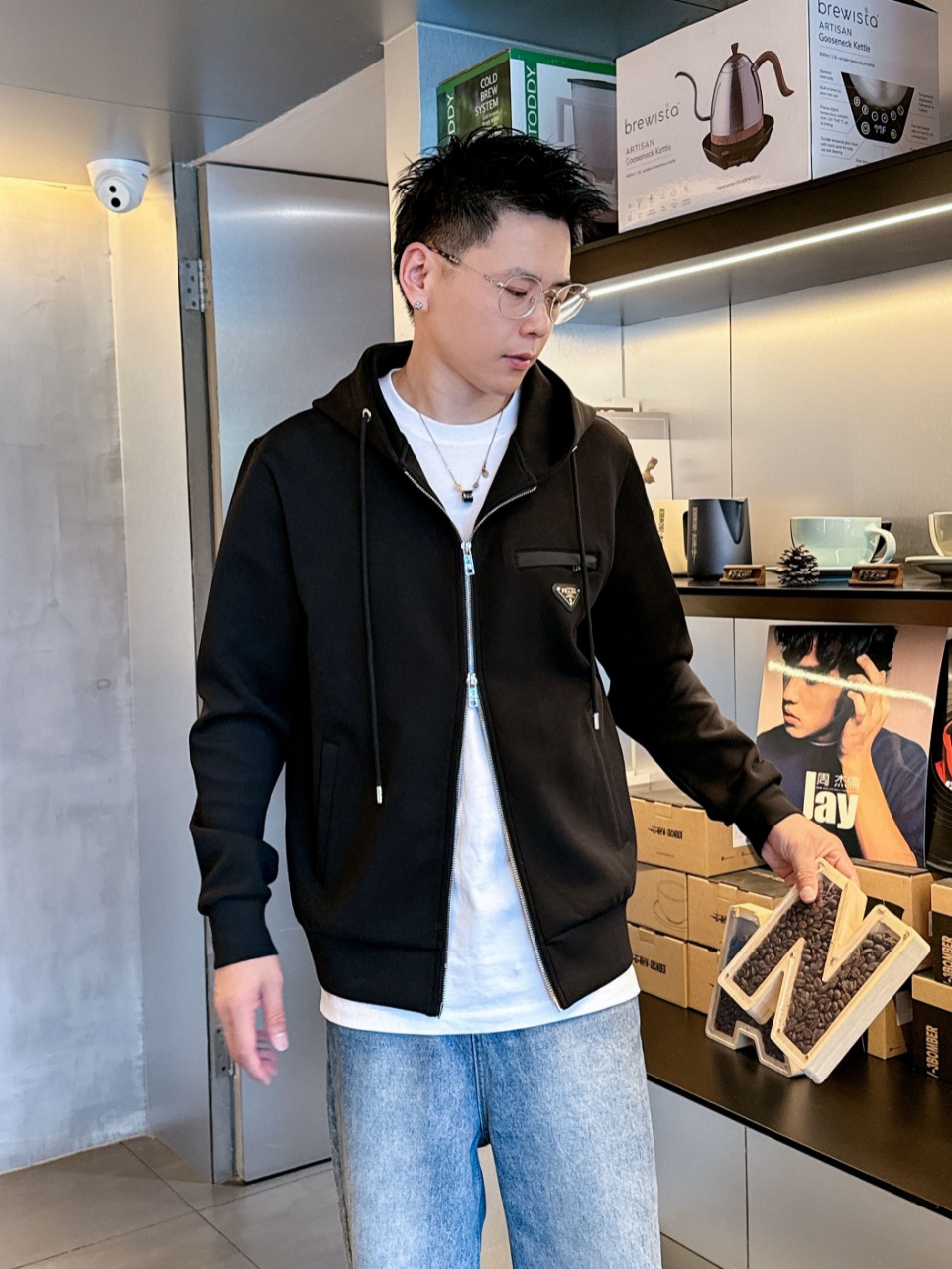 普拉达 2025秋冬最新爆款连帽外套 面料精选高支高密双股空气层长绒棉 手感超级舒服 logo精选全进口