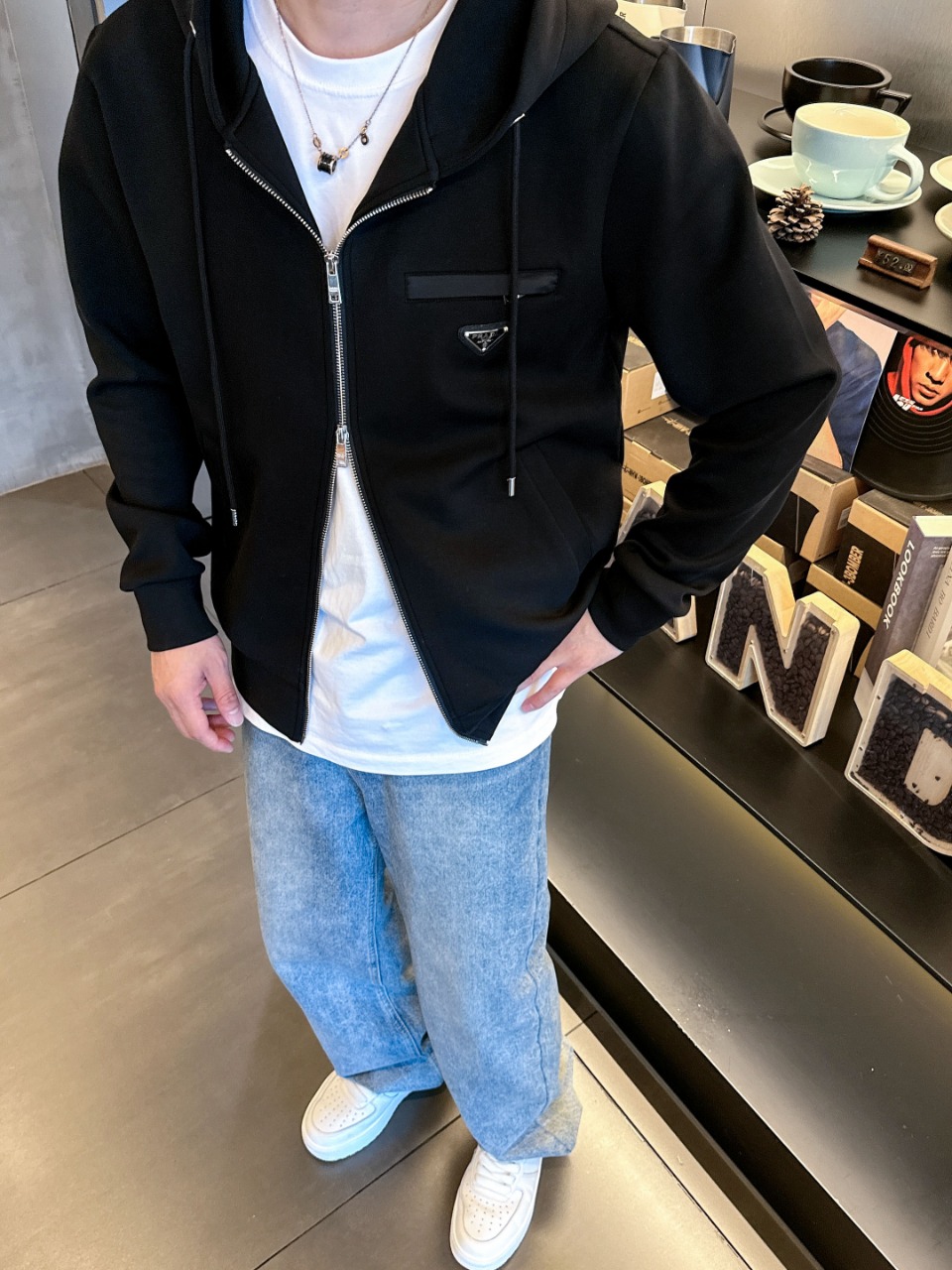 普拉达 2025秋冬最新爆款连帽外套 面料精选高支高密双股空气层长绒棉 手感超级舒服 logo精选全进口