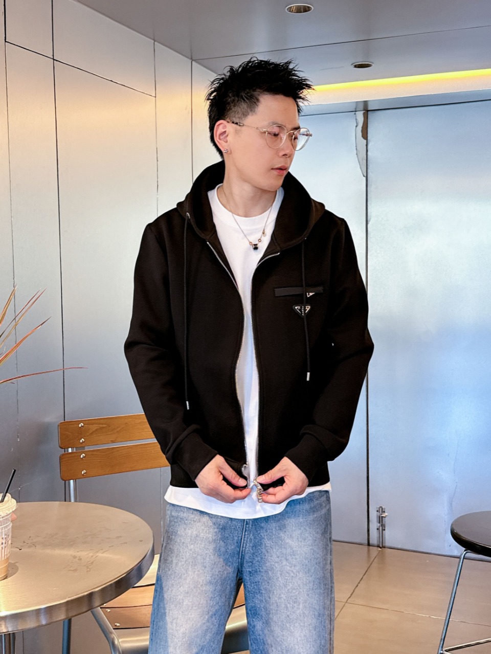 普拉达 2025秋冬最新爆款连帽外套 面料精选高支高密双股空气层长绒棉 手感超级舒服 logo精选全进口