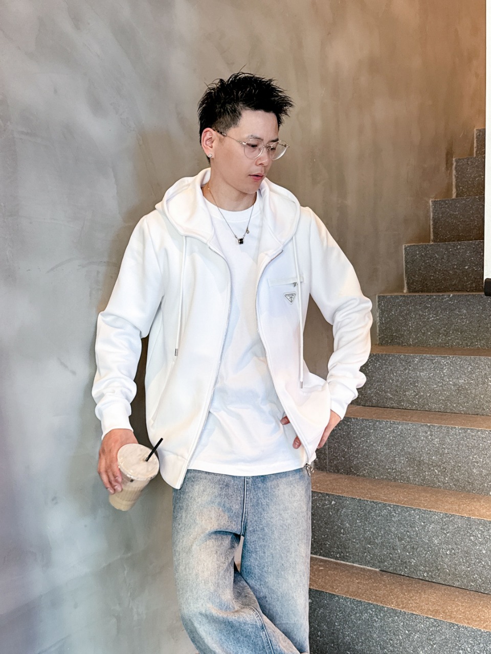 普拉达 2025秋冬最新爆款连帽外套 面料精选高支高密双股空气层长绒棉 手感超级舒服 logo精选全进口