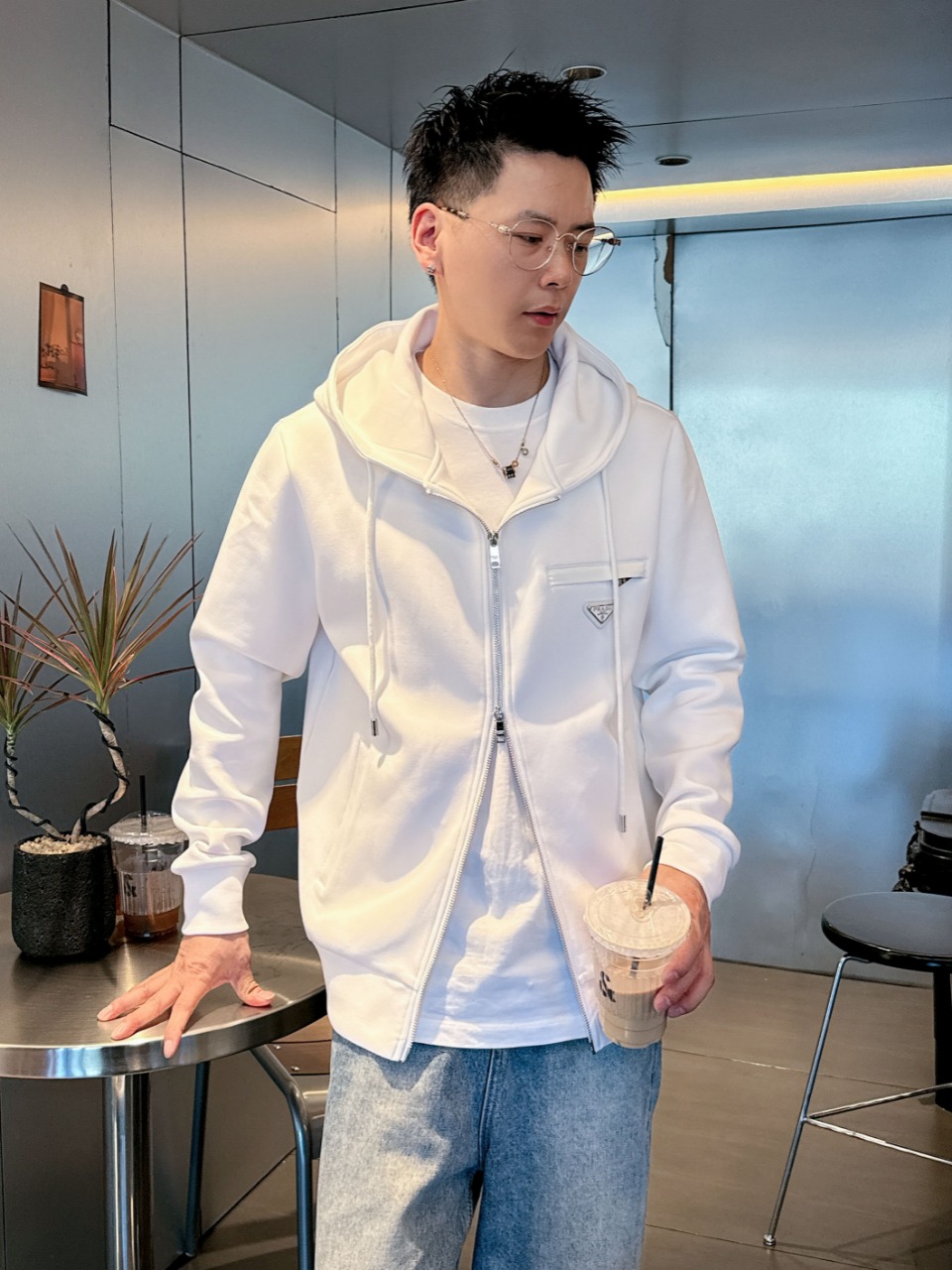 普拉达 2025秋冬最新爆款连帽外套 面料精选高支高密双股空气层长绒棉 手感超级舒服 logo精选全进口