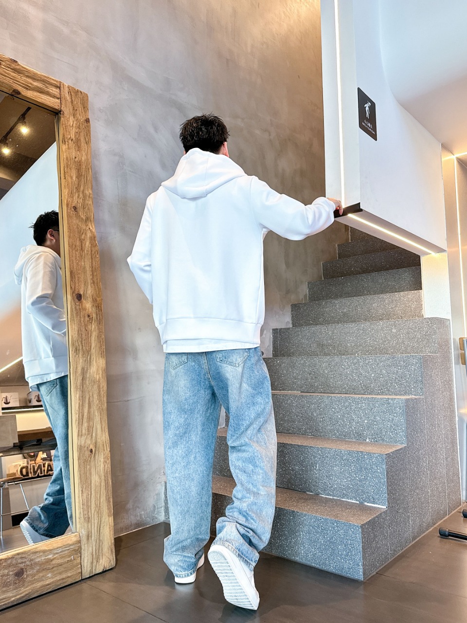 普拉达 2025秋冬最新爆款连帽外套 面料精选高支高密双股空气层长绒棉 手感超级舒服 logo精选全进口