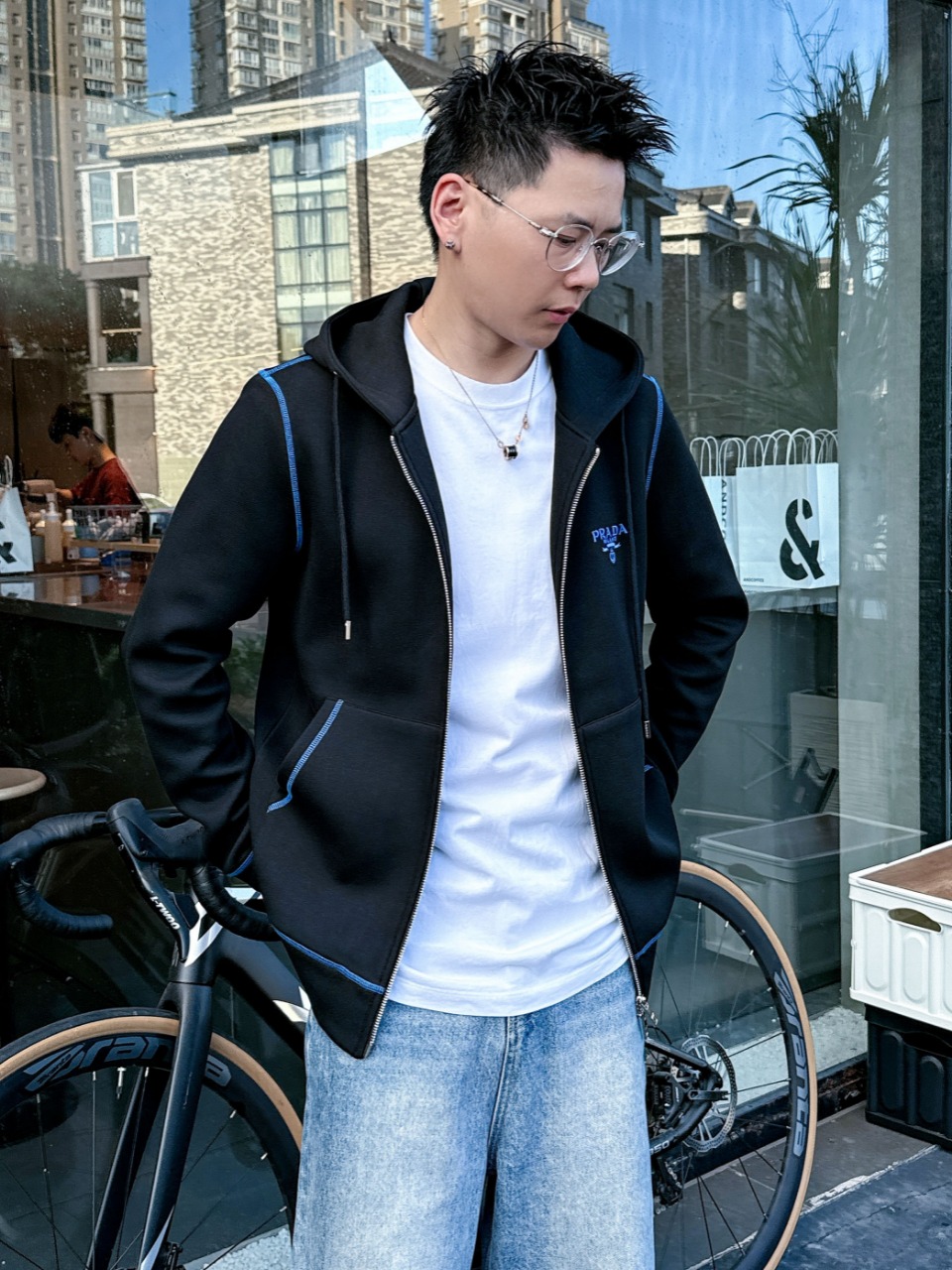 普拉达 2025秋冬最新爆款卫衣外套 面料精选高支高密双股空气层长绒棉 手感超级舒服 logo精选全进口