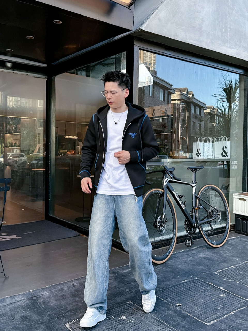 普拉达 2025秋冬最新爆款卫衣外套 面料精选高支高密双股空气层长绒棉 手感超级舒服 logo精选全进口