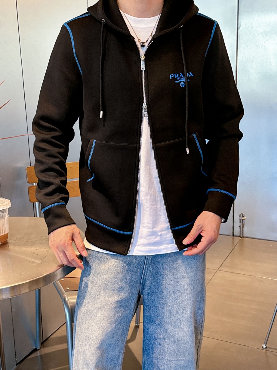 普拉达 2025秋冬最新爆款卫衣外套 面料精选高支高密双股空气层长绒棉 手感超级舒服 logo精选全进口