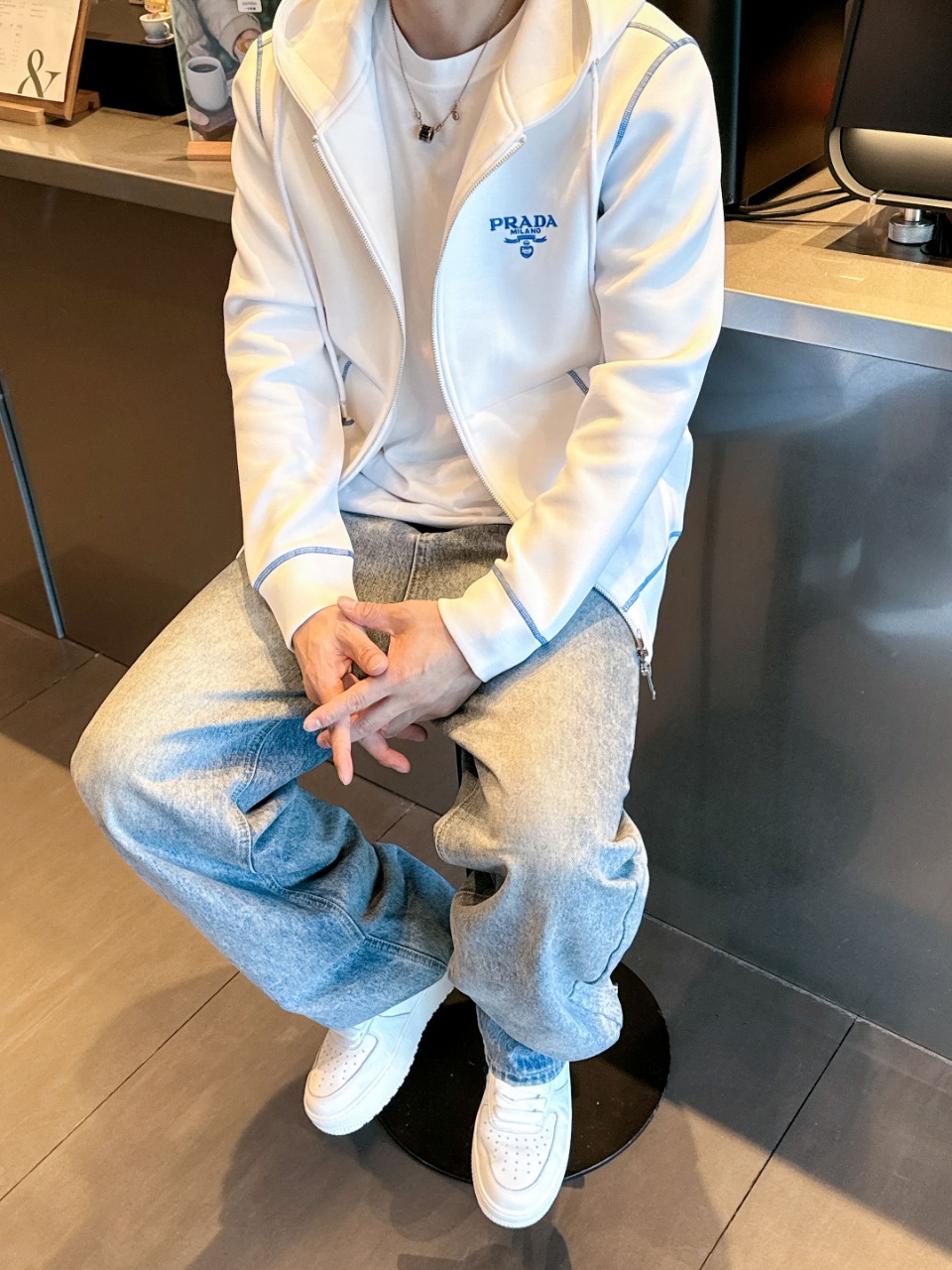 普拉达 2025秋冬最新爆款卫衣外套 面料精选高支高密双股空气层长绒棉 手感超级舒服 logo精选全进口