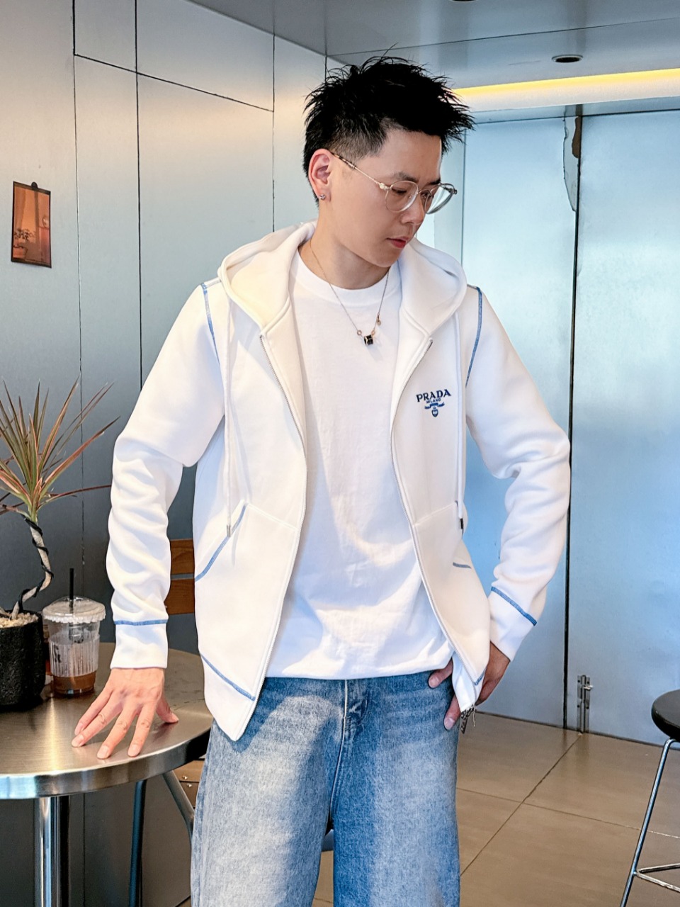 普拉达 2025秋冬最新爆款卫衣外套 面料精选高支高密双股空气层长绒棉 手感超级舒服 logo精选全进口