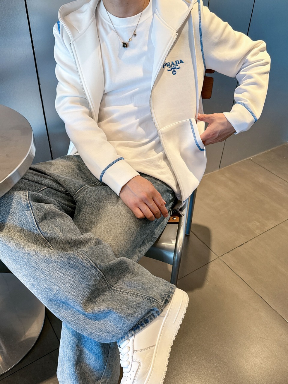 普拉达 2025秋冬最新爆款卫衣外套 面料精选高支高密双股空气层长绒棉 手感超级舒服 logo精选全进口