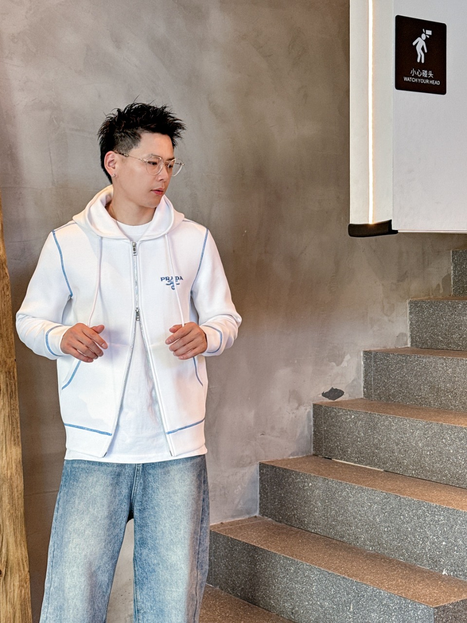 普拉达 2025秋冬最新爆款卫衣外套 面料精选高支高密双股空气层长绒棉 手感超级舒服 logo精选全进口