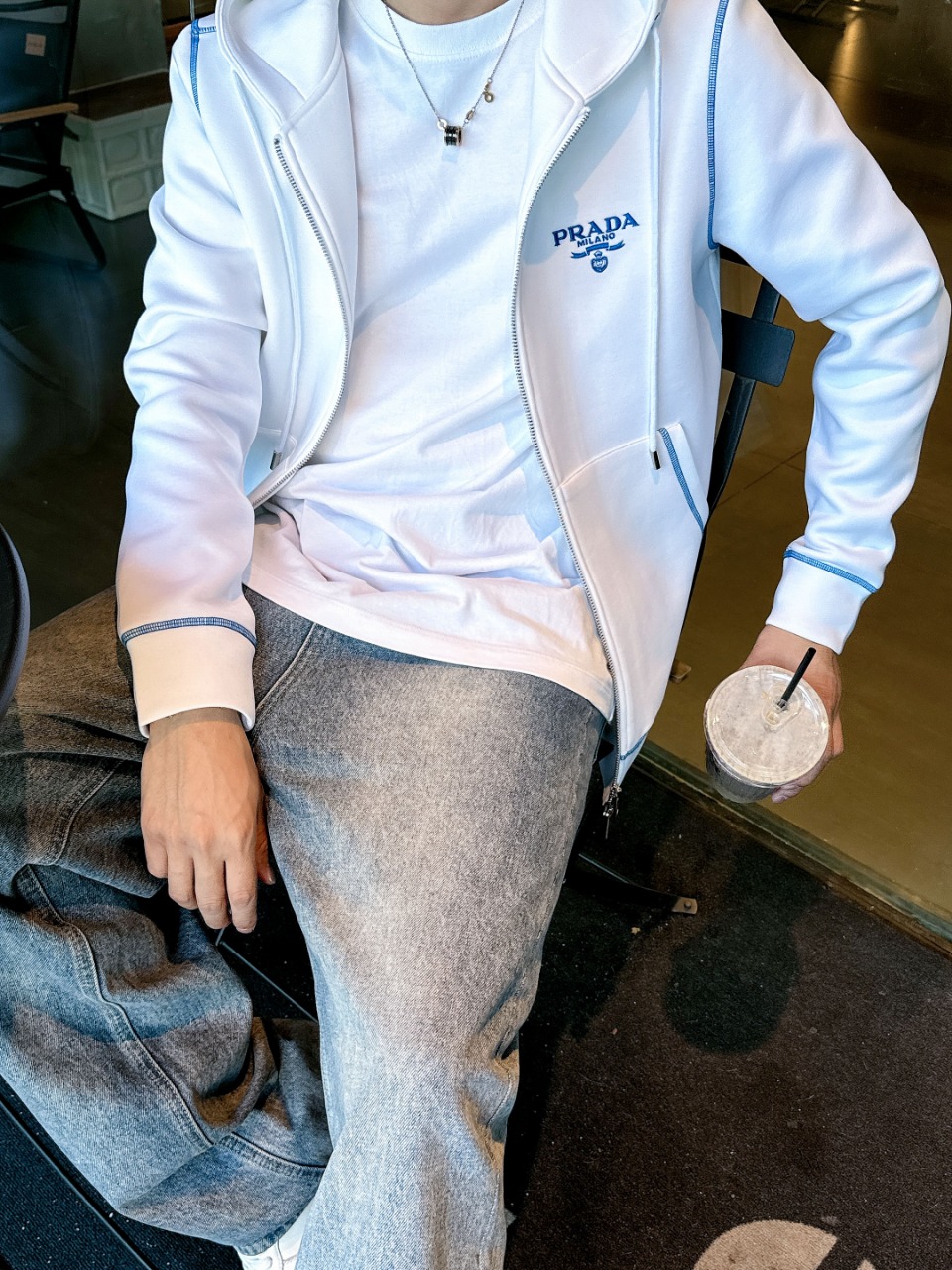 普拉达 2025秋冬最新爆款卫衣外套 面料精选高支高密双股空气层长绒棉 手感超级舒服 logo精选全进口