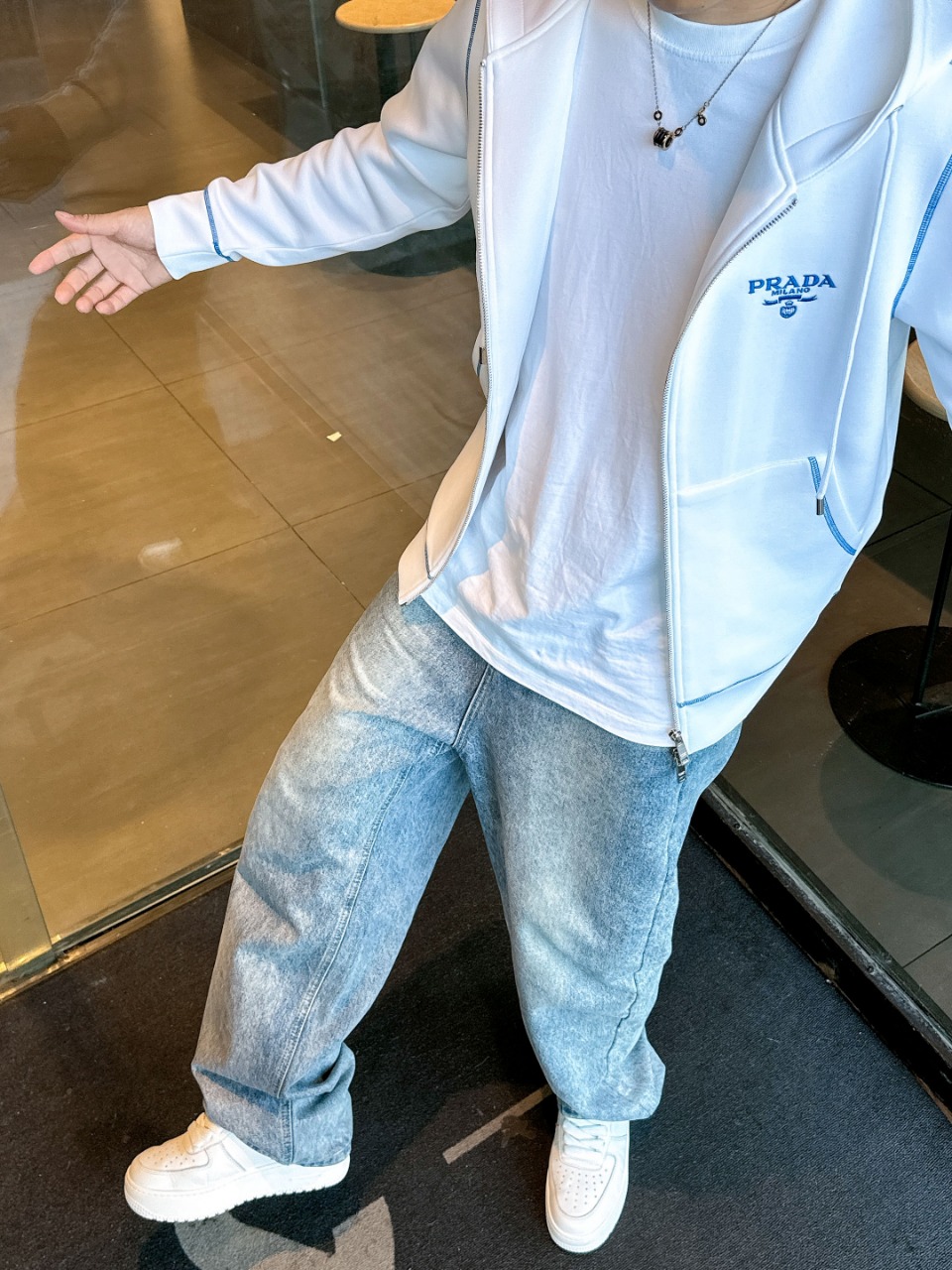 普拉达 2025秋冬最新爆款卫衣外套 面料精选高支高密双股空气层长绒棉 手感超级舒服 logo精选全进口