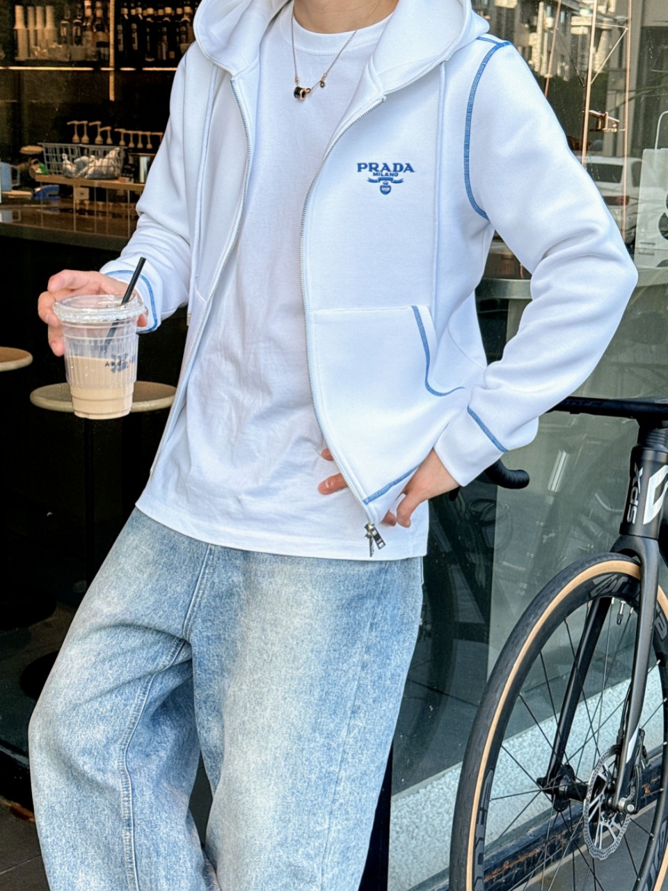 普拉达 2025秋冬最新爆款卫衣外套 面料精选高支高密双股空气层长绒棉 手感超级舒服 logo精选全进口