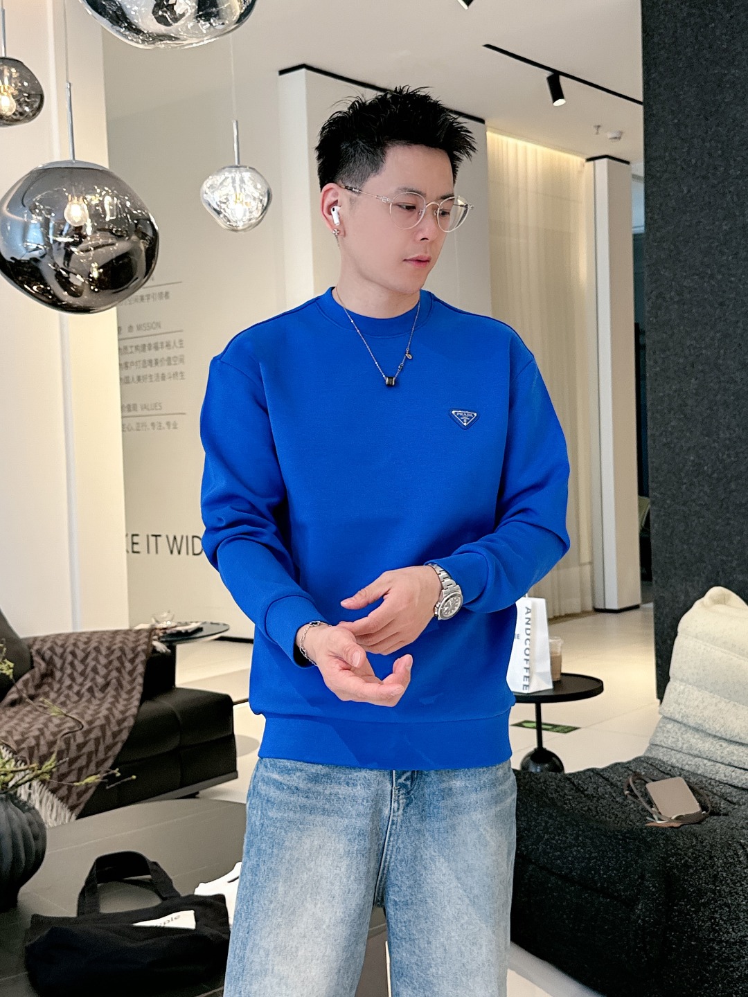 普拉达 2025最新款太空棉卫衣，独家发售！原版复刻，独家设计，超强工艺！极其奢华！版型超赞！🌟尺码 S