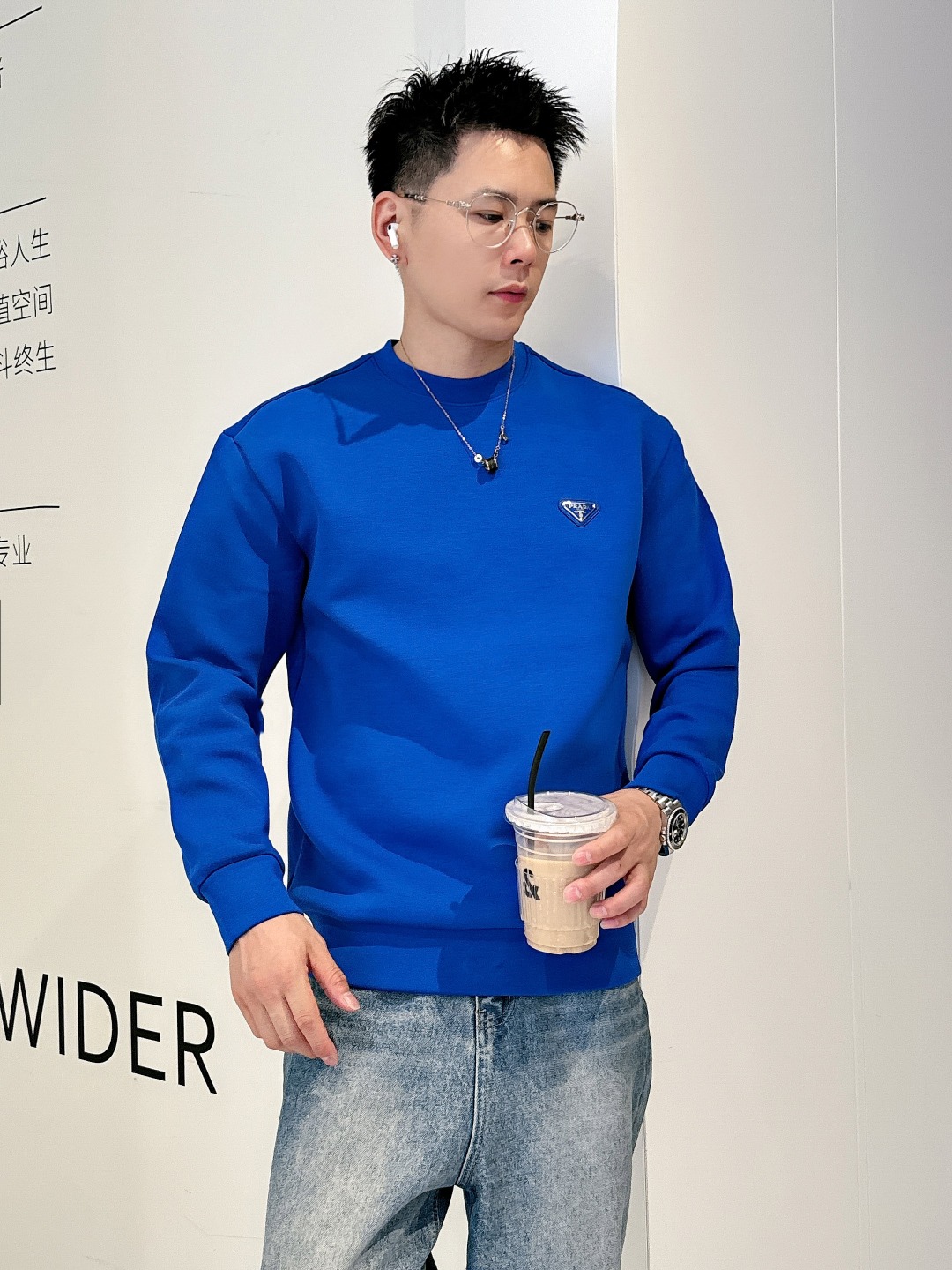 NO:566821,Prada’s latest space cotton sweatshirt, exclusively for sale!  Original replica, exclusive design, super craftsmanship!  Extremely luxurious!  The pattern is awesome!  Size S-XL,,prada,hoodie,sweatshirts,alexander wang19860909普拉达 最新款太空棉卫衣,独家发售！原版复刻,独家设计,超强工艺！极其奢华！版型超赞！ 尺码 S-XL,,prada,hoodie,sweatshirts,alexander wang,Men's clothing