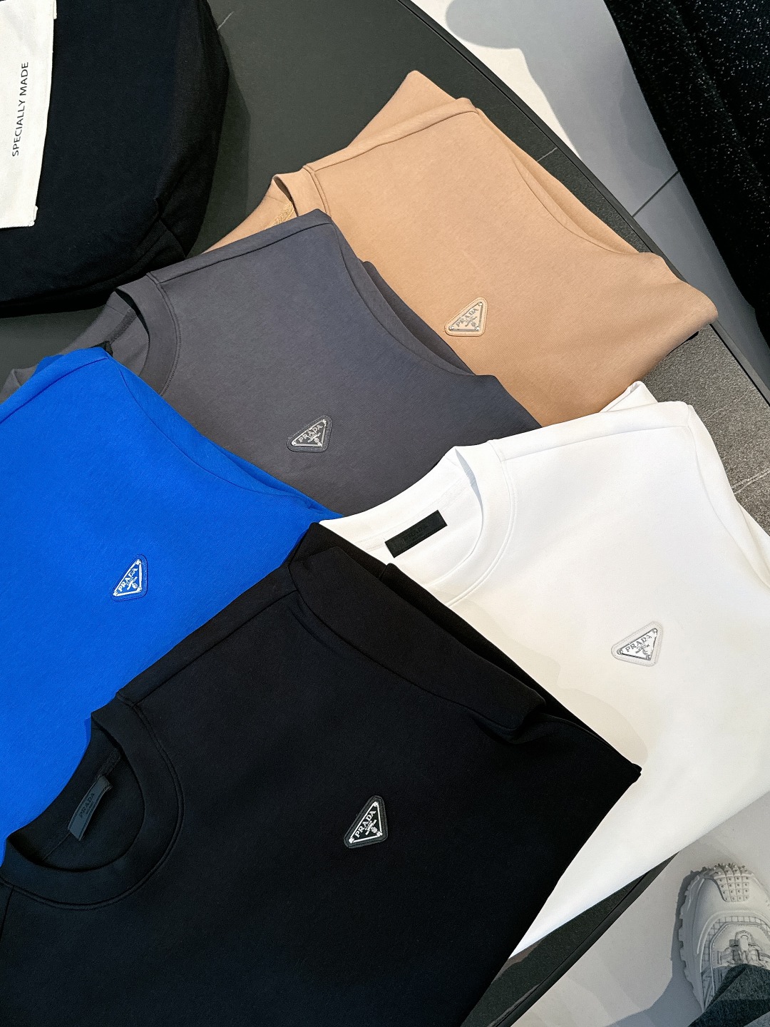 普拉达 2025最新款太空棉卫衣，独家发售！原版复刻，独家设计，超强工艺！极其奢华！版型超赞！🌟尺码 S