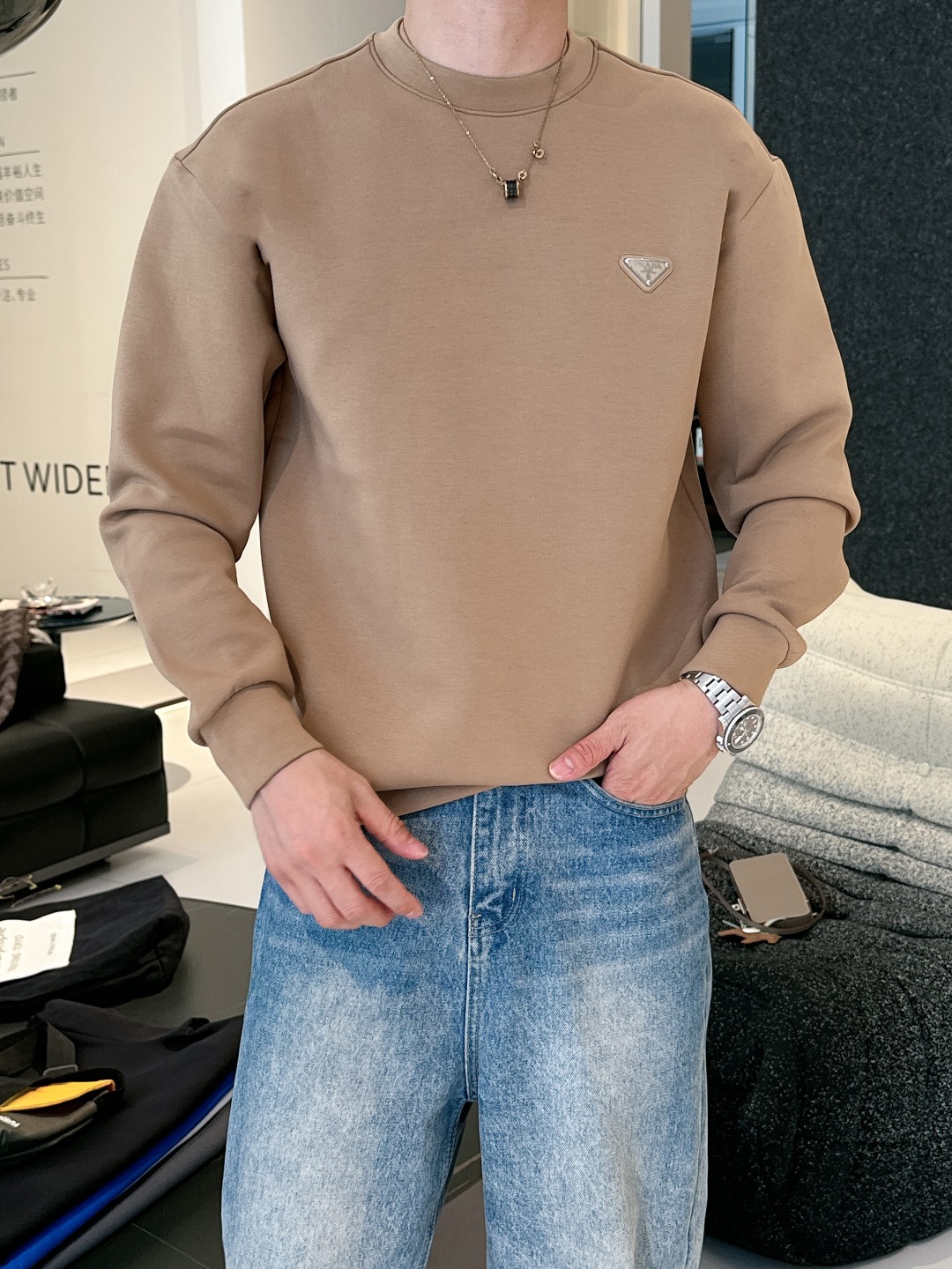 普拉达 2025最新款太空棉卫衣，独家发售！原版复刻，独家设计，超强工艺！极其奢华！版型超赞！🌟尺码 S