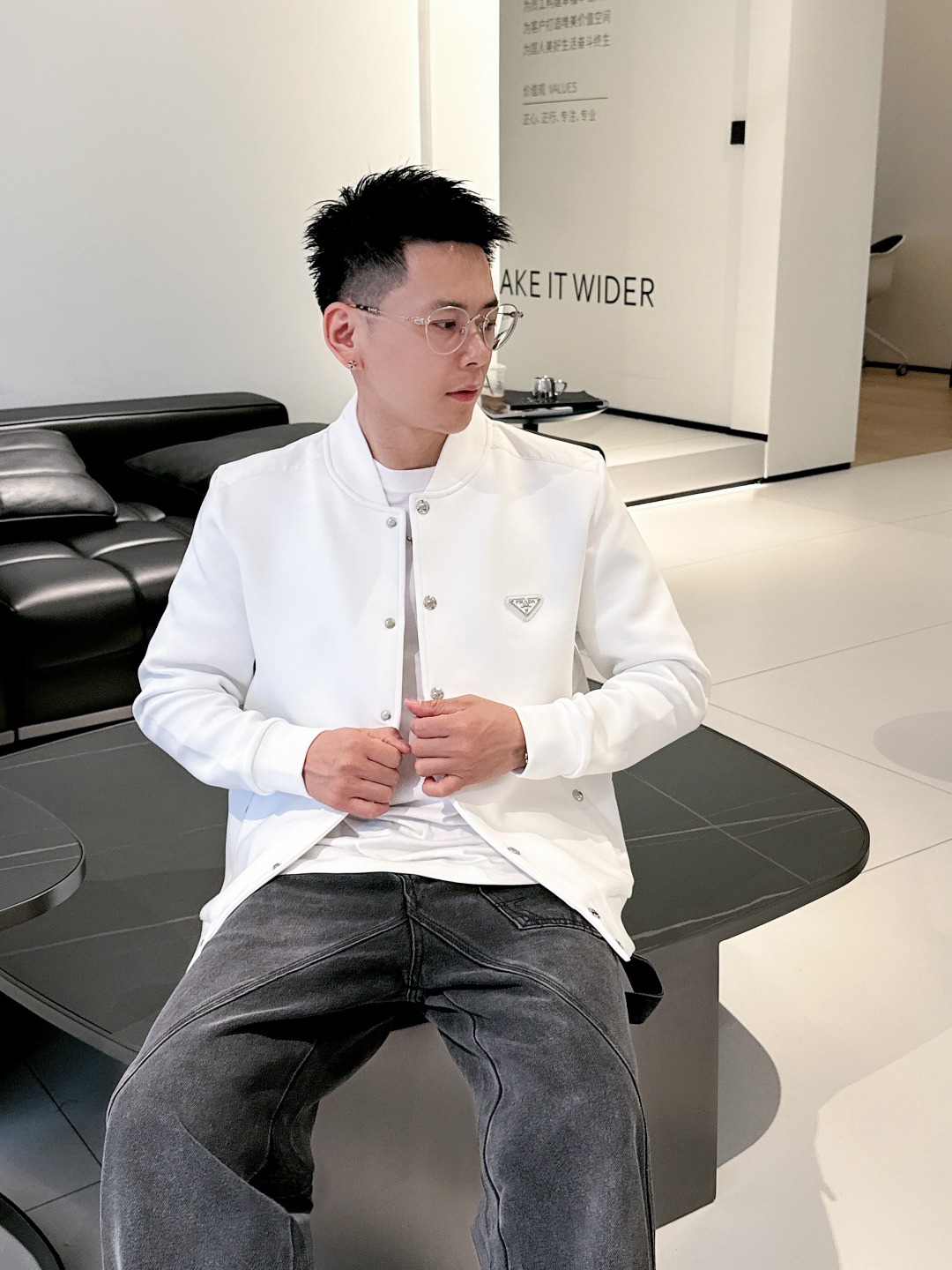 普拉达 2025秋冬最新爆款立领外套 面料精选高支高密双股空气层长绒棉 手感超级舒服 logo精选全进口