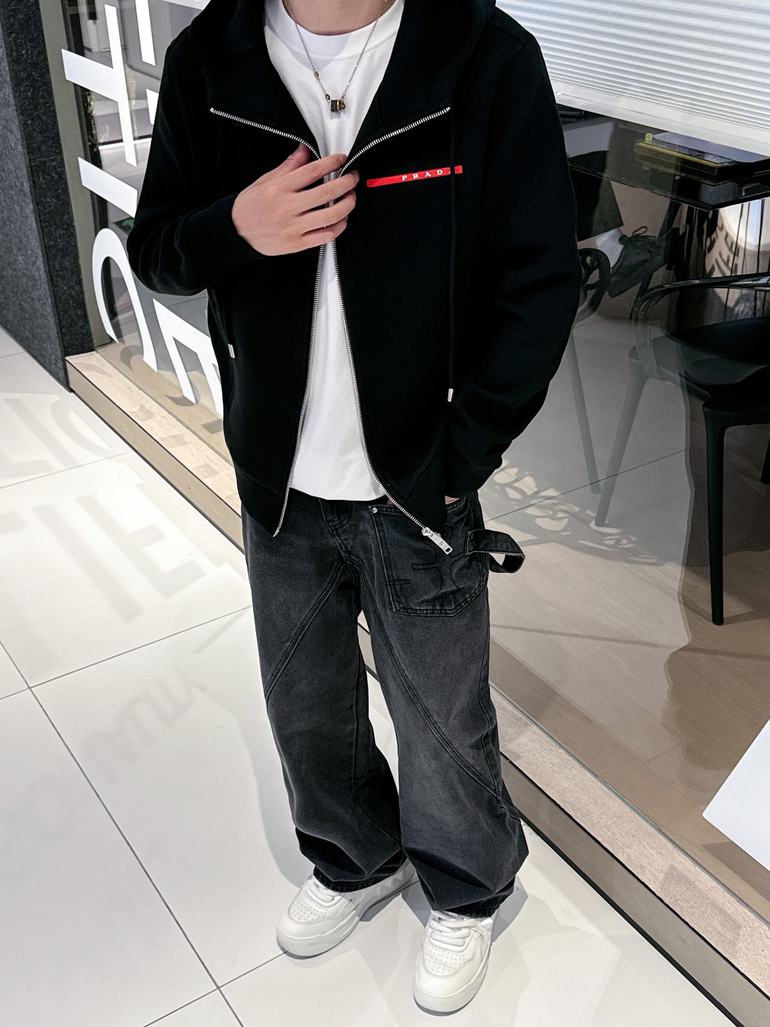 普拉达 2025秋冬最新爆款连帽外套 面料精选高支高密双股空气层长绒棉 手感超级舒服 logo精选全进口