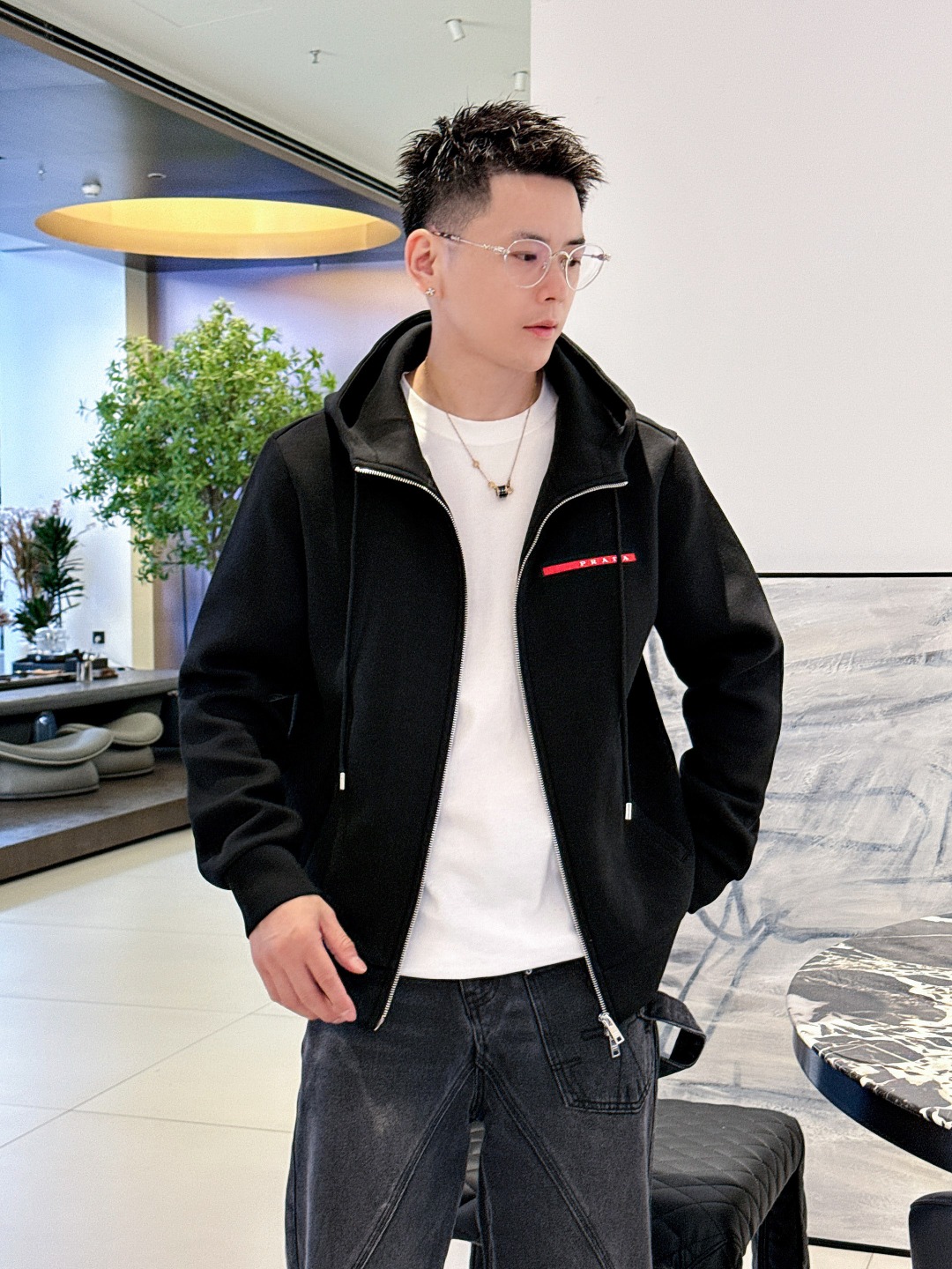 普拉达 2025秋冬最新爆款连帽外套 面料精选高支高密双股空气层长绒棉 手感超级舒服 logo精选全进口