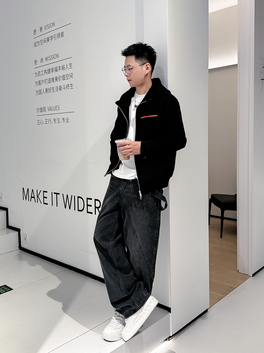 普拉达 2025秋冬最新爆款连帽外套 面料精选高支高密双股空气层长绒棉 手感超级舒服 logo精选全进口